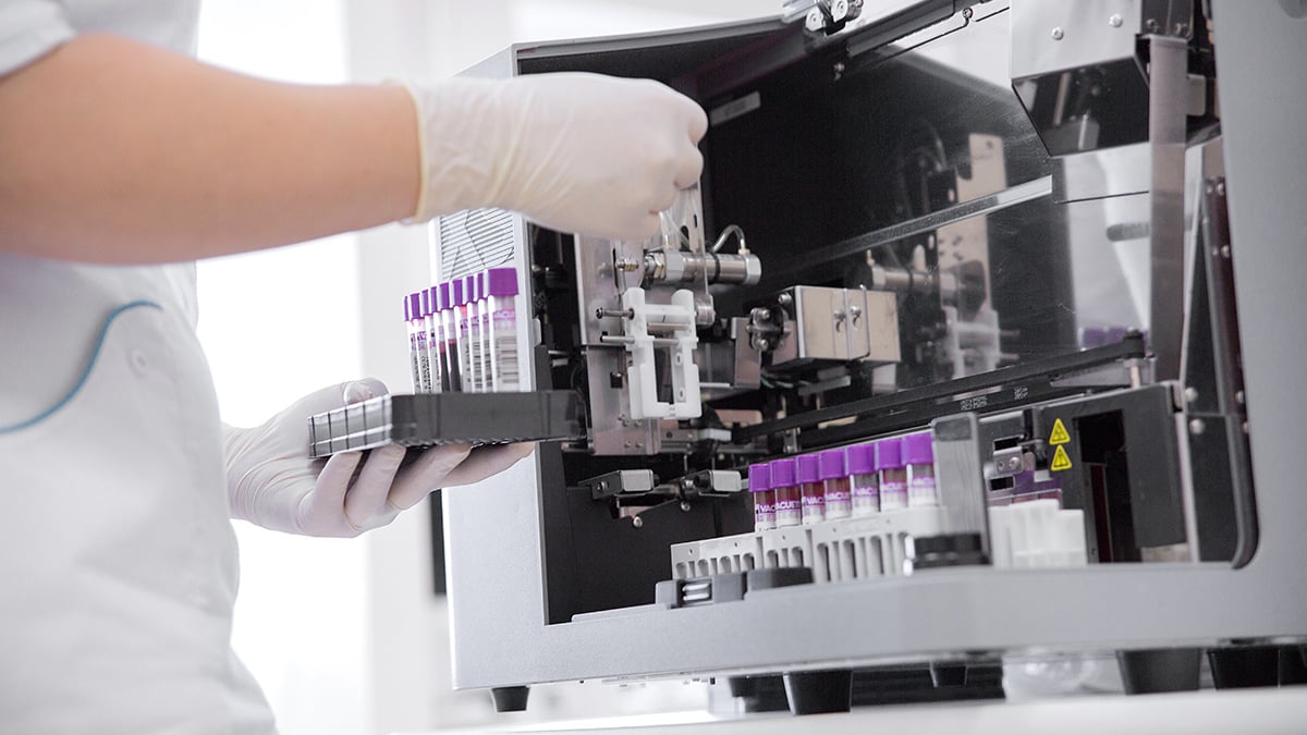 Dispensing and dosing application in clinical laboratory instruments