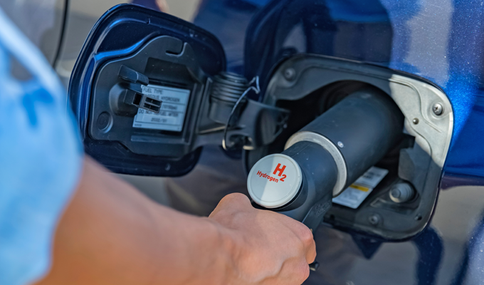 Fueling a hydrogen car